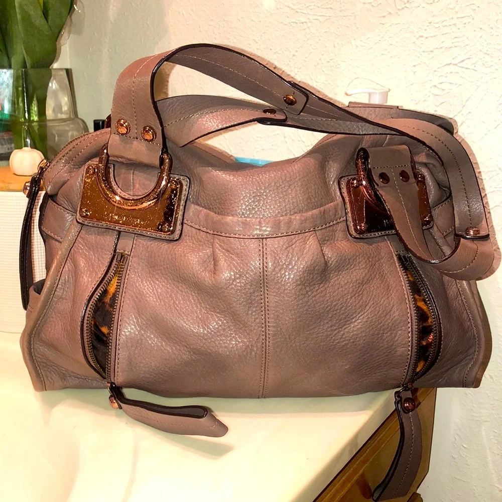 B Makowsky taupe pebble leather shoulder bag